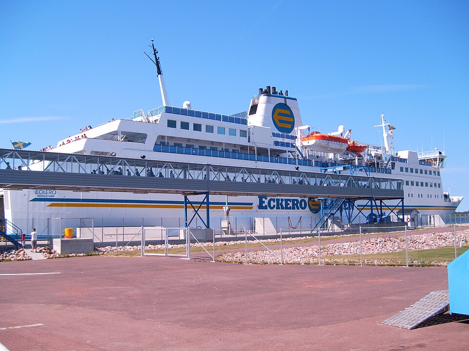 Eckerö laeval kukkus autotekk kokku, mitu inimest sai vigastada - Lõunaeestlane